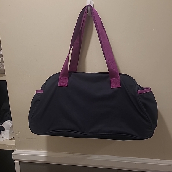 Gaiam Yoga Studio Gym Duffle Bag Black/purple Medium - Picture 11 of 13